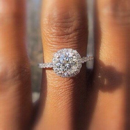 Circle Wedding Rings, Circle Engagement Rings, Tiffany Wedding Rings, Wedding Ring Cushion, Fine Engagement Rings, Round Halo Engagement Rings, Wedding Rings Round, Wedding Rings Halo, Round Engagement Rings