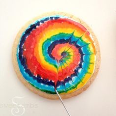 Tie Dye Cookies, Tie Dye Cupcakes, Brush Tutorial, Tie Dye Birthday Party, Watercolor Cookies, Tie Dye Birthday, Hippie Birthday, Tie Dye Party, Rainbow Birthday Cake