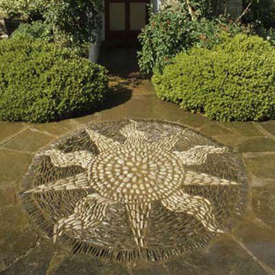 Mosaic Walkway, Moderne Have, Garden Walkway, Pebble Mosaic, Mosaic Ideas, Mosaic Garden, Garden Pathway, Mosaic Designs, Stone Mosaic