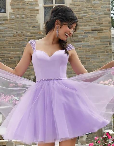 Si vas a ser una Quinceañera en color lila estos 10 vestidos te van a encantar ya que son perfectos para unos 15 años lilas. #15AñosLila #VestidosLila15Años Quinceanera Dresses Damas, Vestido Color Lila, Dress For Quinceanera, Damas Dresses, Tulle Cocktail Dress, Reception Dresses, Quinceñera Dresses, Dama Dresses, Tulle Party Dress