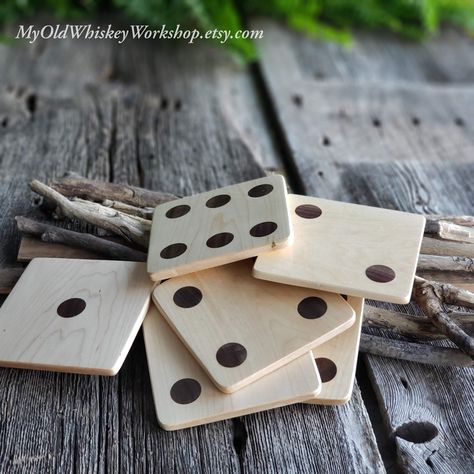 Coaster Packaging Ideas, Wood Coaster Ideas, Wooden Coaster Ideas, Diy Wood Coasters, Coaster Packaging, Wood Coasters Diy, Fine Woodworking Furniture, Game Room Accessories, Custom Drink Coasters