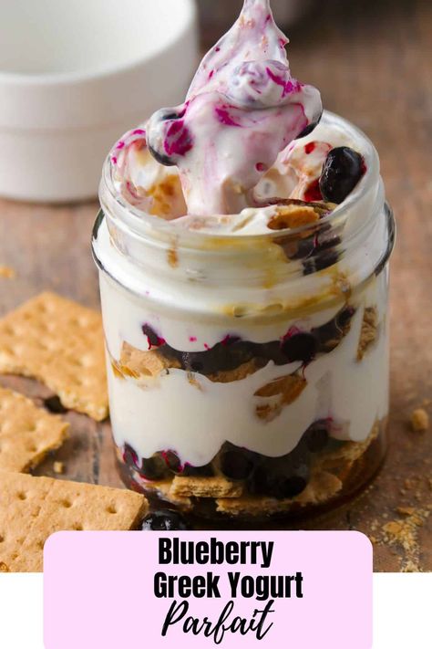 These Blueberry Greek Yogurt Parfait is rich and creamy, just perfectly sweet and bursting with blueberries. You will love these for dessert or breakfast! Blueberry Parfait, Yogurt Parfaits, Pork Chow Mein, Custard Buns, Greek Yogurt Parfait, Breakfast In A Jar, Cinnamon Roll Bread, Cheese Buns, Parfait Breakfast