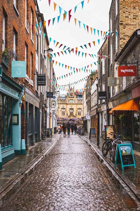 Green Street Cambridge Cambridge Instagram Spots, Cambridge Photo Ideas, Cambridge Photography, Cambridge Town, Travel England, Cambridge England, City Planning, Acnh Ideas, Green Street