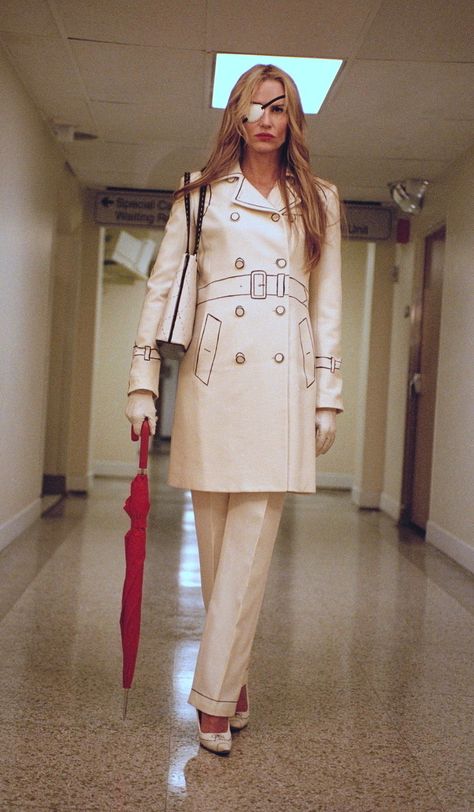 Kill Bill - Elle Driver White Trench Coat Kill Bill Costume, Elle Driver, Kill Bill Movie, Kill Bill Vol 1, Daryl Hannah, Villain Costumes, Female Villains, Lacey Chabert, Glenn Close