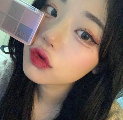 Korean Student Makeup, Student Makeup, Korean Student, Ig Girls, Ulzzang Makeup, Japanese Makeup, Ethereal Makeup, Glowing Makeup, Uzzlang Girl