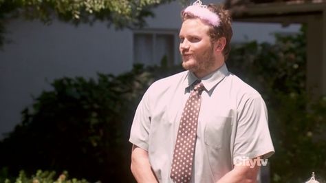 Chris Pratt as Andy Dwyer (Princess Rainbow Sparkle) Parcs And Rec, Andy Dwyer, Leslie Knope, Parks And Rec, Andy Park, Aubrey Plaza, Parks N Rec, Chris Pratt, Tv Episodes