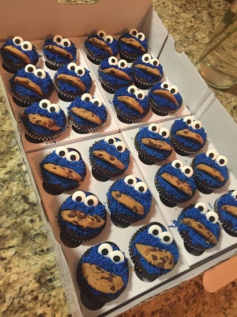 Elmo Birthday Party Boy, Cookies Monster, The Cookie Monster, Cookie Monster Birthday Party, Cookie Monster Cupcakes, Cookie Birthday Party, Monster 1st Birthdays, Cookie Monster Party, Cookie Monster Birthday