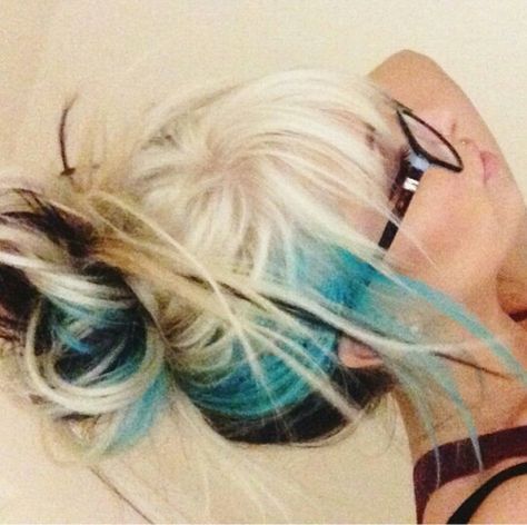 Love!! But would prefer pink over blue Blue Blonde Black Hair, Pretty Dyed Hair, Blue Blonde Hair, Blonde Hair With Blue Highlights, Messy Buns, Trendy Hair Color, Trendy Hair, Hair Color And Cut, Rainbow Hair