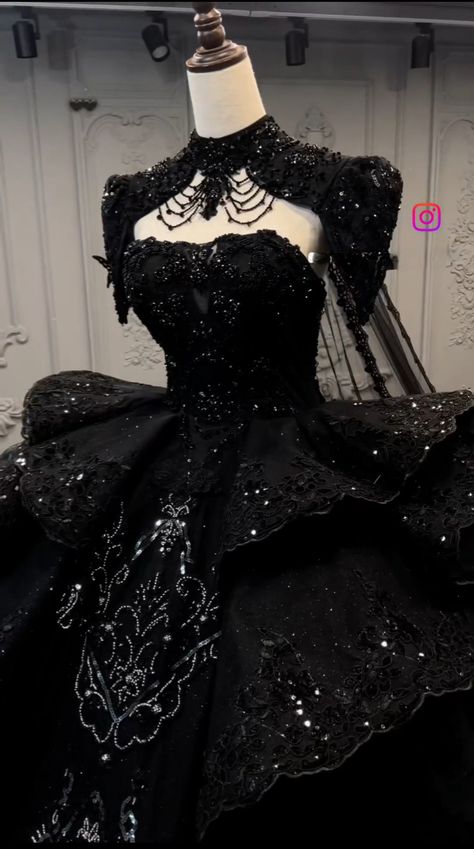 Quince Chambelanes Outfits Black, Dark Red And Black Quinceanera Dresses, 15 Dresses Quinceanera Black, Black And Red Quince Dress, Emo Quinceanera, Goth Quinceanera Theme, Emo Quince, Red And Black Quinceanera Dresses, Quince Chambelanes Outfits