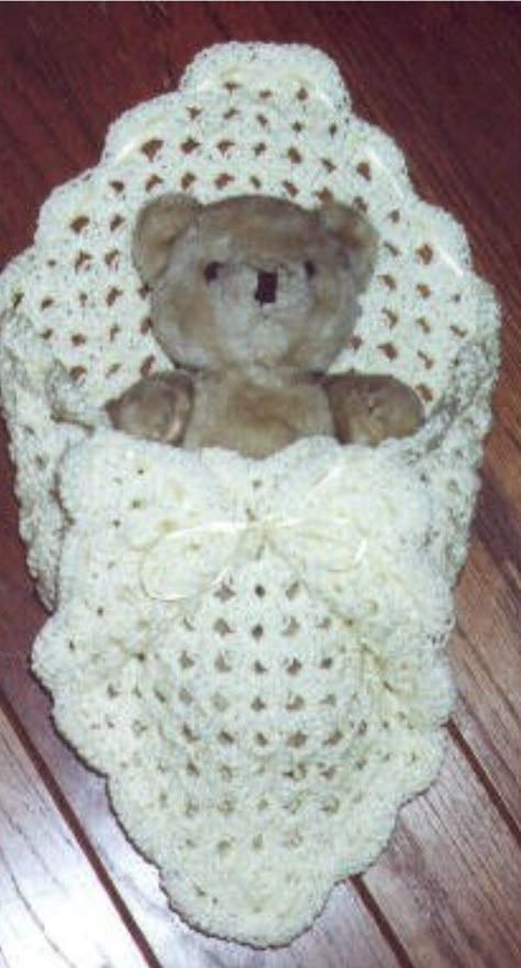 Angel Baby Crochet Patterns Free, Crochet With Thread, Half Granny Square, Simple Granny Square, Angel Baby Crochet, Angel Baby Patterns, Preemie Crochet, Pouch Crochet, Crochet Cocoon