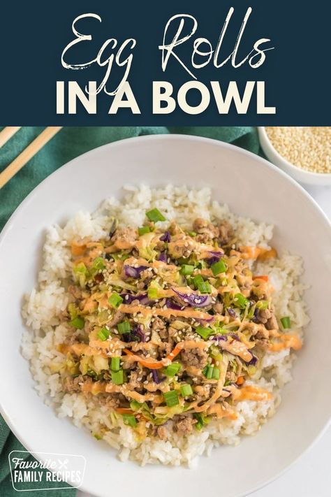 These Egg Rolls in a Bowl are my new go-to for quick lunches, weeknight dinners, and meal prep. It is like a deconstructed egg roll over rice. The pork, vegetables, and sauce cook together in a pan while the rice cooks and it all reheats great in the microwave the next day! Egg Rolls In A Bowl, Deconstructed Egg Roll, Vegetarian Egg Rolls, Egg Roll Bowl, Easy Lunch Box Recipes, Chicken Egg Rolls, Eggroll In A Bowl, Egg Roll In A Bowl, Asian Pork