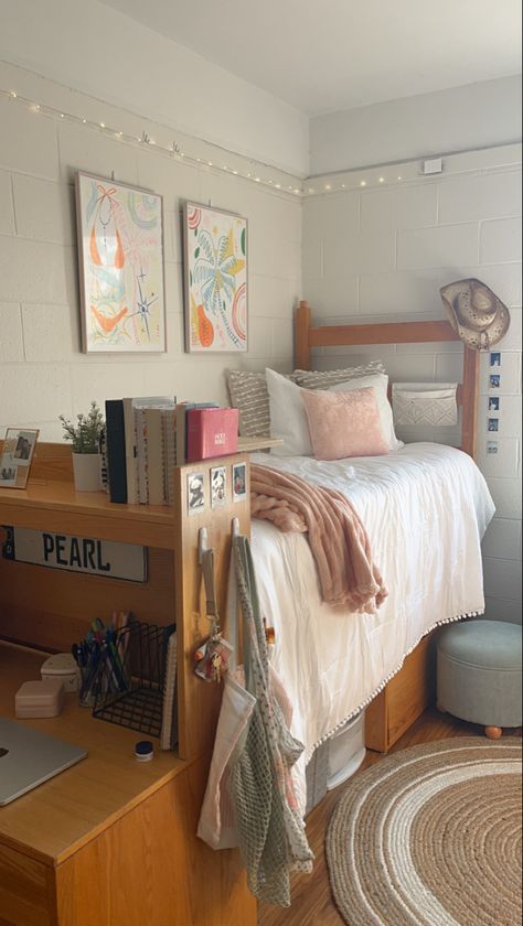 Dorm Room Boho College, Creative Dorm Room Ideas, 2024 Dorm Ideas, Uo X Pinterest, Uo X Pinterest Contest, College Dorm Room Ideas Cozy, College Dorm Room Ideas Freshman Year, Dorm Set Up Layout, Ucsd Dorm