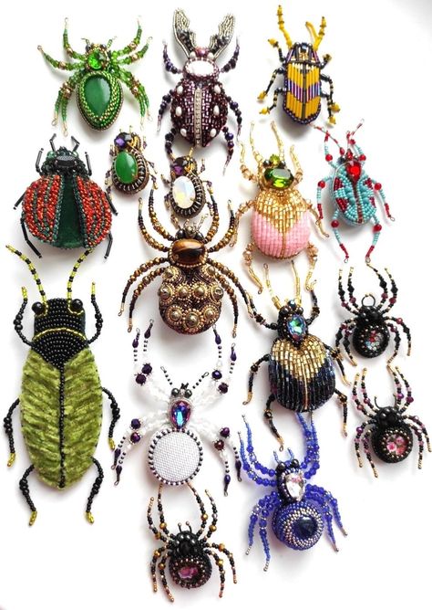 Insect Jewelry Diy, Beaded Spiders, Japanese Beads, Insect Jewelry, Beaded Brooch, Embroidery Inspiration, Handmade Ornaments, Bead Art, Beaded Embroidery