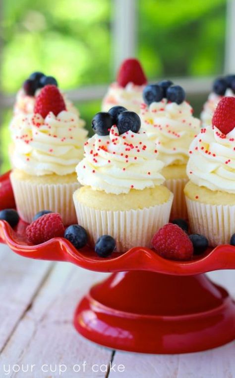 12 Best 4th Of July Cupcake Ideas - Easy Recipes for Fourth Of July Cupcakes—Delish.com 4th Of July Cupcakes, Lemon Whipped Cream, Berry Cupcakes, Fourth Of July Cakes, Meals For Four, 4th Of July Food, 4th Of July Cake, July Desserts, 4th Of July Desserts