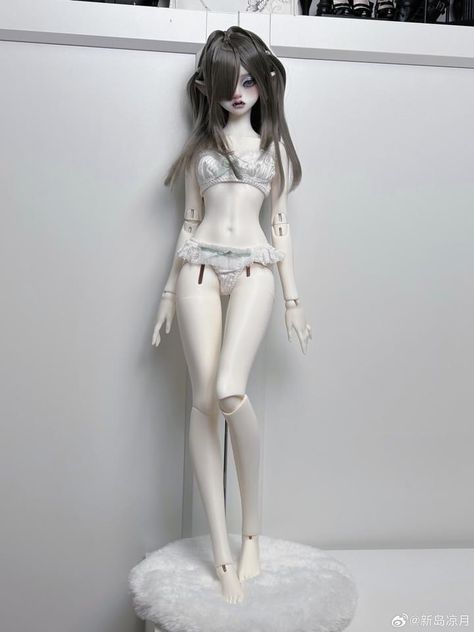 Porcelain Doll Joints, Ball Jointed Dolls Pose, Bjd Doll Poses, Doll Joints Drawing, Balljointeddoll Base, Doll Body Reference, Doll Pose Reference, Doll Joints, Ferrous Sulfate