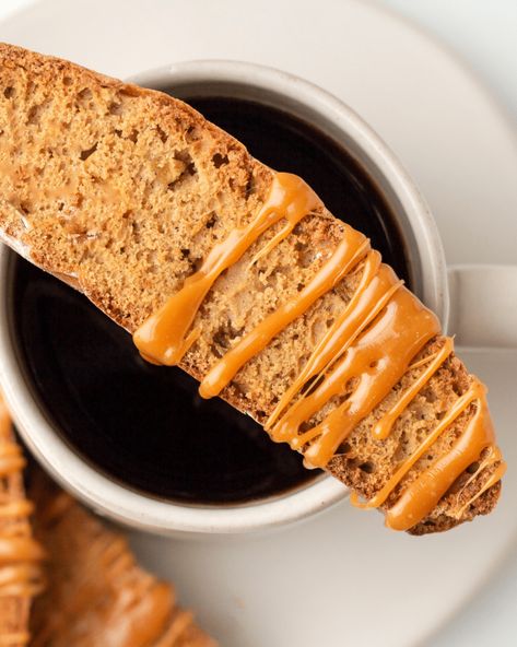 Caramel Biscotti, Apple Biscotti, Maple Biscotti, Apple Pie Biscotti, Apple Cinnamon Biscotti, Pumpkin Spice Biscotti Recipe, Pumpkin Spice Biscotti, Microwave Caramels, Caramel Apples Homemade