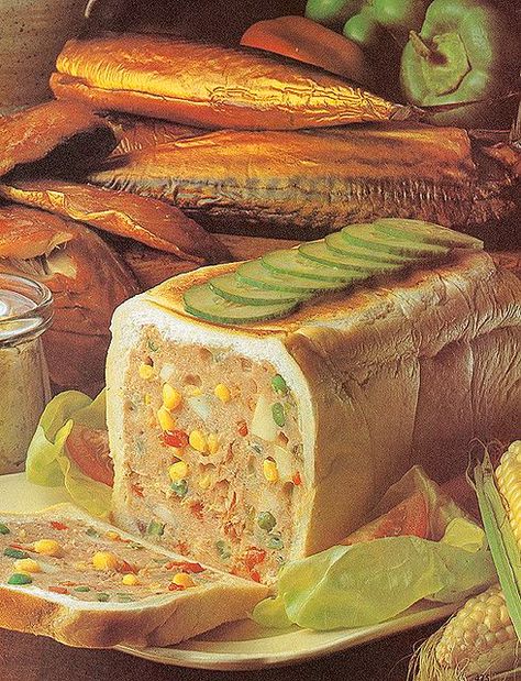 Barf loaf !! Vegetable Loaf, Ugly Food, Scary Food, Bizarre Foods, Gross Food, Weird Vintage, Jello Recipes, Food Ads, Weird Food