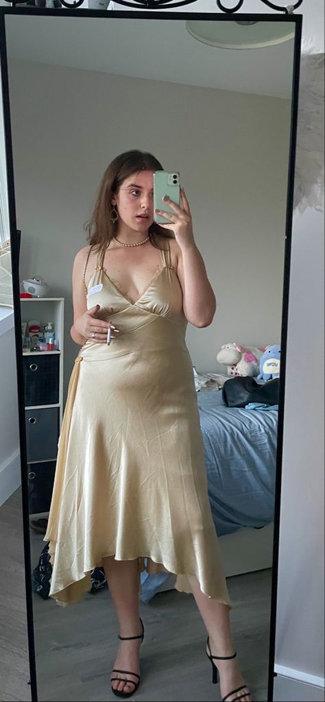 Mid Size Maxi Dress, Midsize Body Reference Drawing, Prom Dress Inspo Midsize, Maxi Dress Mid Size, Midsize Slip Dress, Formal Midsize Dress, Mid Size Reference, Mid Size Dress Formal, Prom Dresses For Midsize