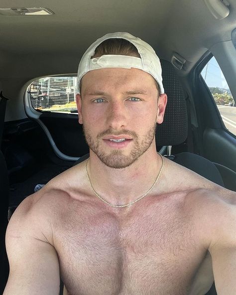 Lachlan McLean (@lachy_mclean) • Instagram photos and videos Men With Cap, Fake Photo Sick, 2023 Beach, Beach Weekend, Cute White Guys, Workout Chart, Instagram Beach, Blonde Guys, Post Instagram