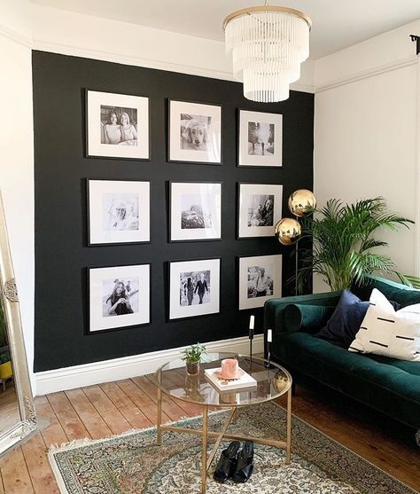 Black Accent Wall Living Room, Black Walls Living Room, Family Portrait Wall, Family Gallery Wall, Black Accent Walls, Black Living Room, Accent Walls In Living Room, Décor Boho, Portrait Wall