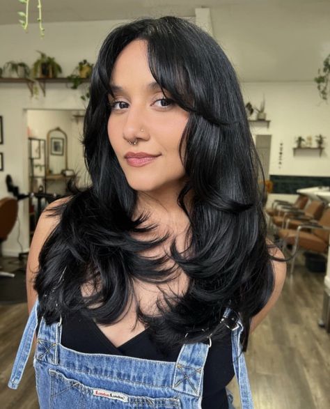 Hair Inspiration Long, Layered Haircuts For Medium Hair, Hairstyles For Layered Hair, Haircuts For Medium Hair, Haircuts Straight Hair, Long Black Hair, Long Layered Hair, Haircuts For Long Hair, Hair Inspo Color