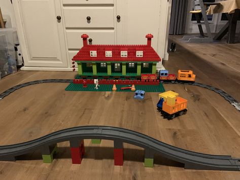 A nice duplo train station build with my son. Lego Duplo Train Track Ideas, Duplo Train Track Ideas, Duplo Storage, Lego Duplo Train, Duplo Ideas, Lego Village, Lego Train, Toy Trains Set, Lego Activities