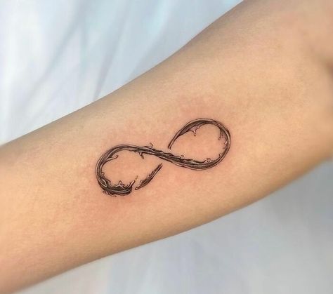 Wrist Infinity Tattoo Infinity Tattoo Men, Unlimited Tattoo, Infinity Tattoo For Men, Infinity Tattoo Meaning, Infinity Tattoo Ideas, Eternity Tattoo, Infinity Sign Tattoo, Antler Tattoos, Tattoo Klein