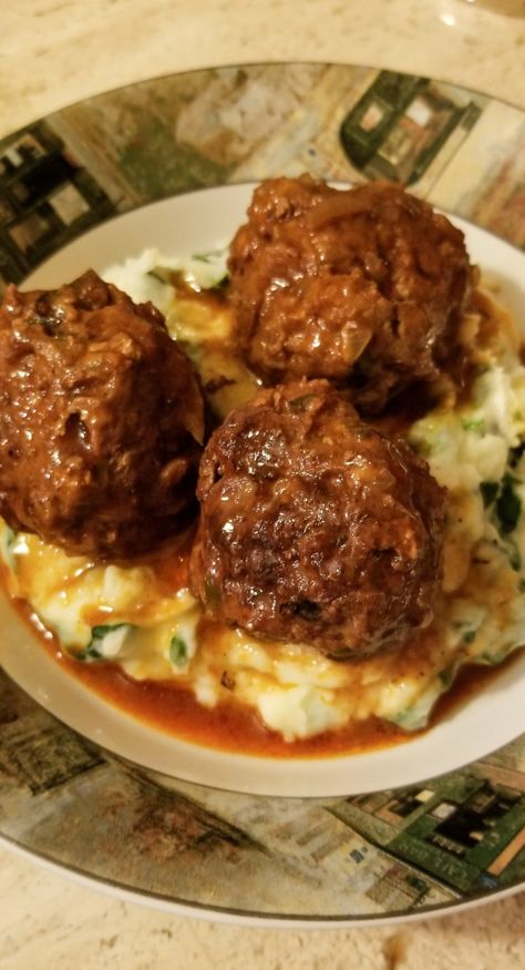 Main Dishes For Dinner Beef, Easy Dinner Recipes With Mashed Potatoes, Wine Meatballs, Braised Meatballs, Wine Gravy, Red Wine Gravy, Meatball Recipes Easy, Italian Meatballs, Beef Recipes Easy