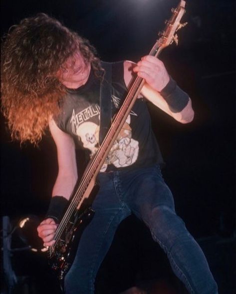 Photographer: Uwe Schnadelbach Jason Newsted Metallica, Four Horseman, I Love Bass, Enter Sandman, Jason Newsted, Robert Trujillo, Cliff Burton, Master Of Puppets, Kirk Hammett