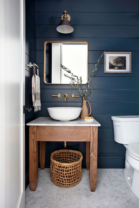 4 Paint Colors You Should Never Use in the Bathroom Wc Decoration, Navy Bathroom, Neutral Bathroom, Bad Inspiration, Powder Room Design, Hill Interiors, Bathroom Sconces, Half Bathroom, Powder Bath