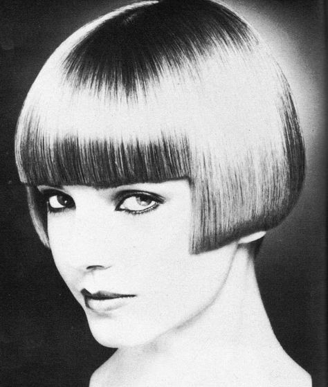 Vidal Sassoon's Box Bob | if it's hip, it's here Vidal Sassoon Haircut, Vintage Bob Hairstyle, Angled Bobs, Best Bobs, Vidal Sassoon, A Bob, Short Bob Haircuts, Bob Styles, Bob Haircut