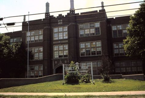 Humes Junior High School. The exterior of the building has not changed much from 1990 to now. Old High School Aesthetic, 1990s High School, 80s High School, 90s High School, High School Building, 90s School, Vintage High School, Peabody Hotel, School 90s