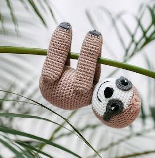 PATRONES AMIGURUMI GRATIS: PATRON GRATIS PEREZOSO AMIGURUMI 49678 🦥 Amigurumi Sloth, Sloth Pattern, Crochet Sloth, Beau Crochet, Crochet Mouse, Easy Crochet Projects, Crochet Shop, Amigurumi Elephant, Crochet Animal Patterns