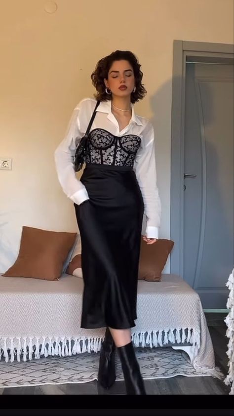 Glam Aesthetic Outfit Casual, Classic Outfits Ideas, Lace White Shirt Outfit, Winter Outfits With Corset, Midsize Fancy Outfits, Black Corset Blouse, Office Corset Outfit, White Blouse Under Dress, Black Corset With Black Skirt