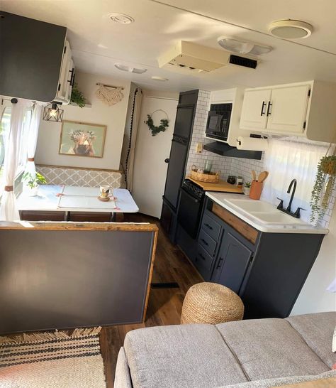 Camper Organization Travel Trailers, Motorhome Remodel, Glamper Camper, Camper Interior Design, Urban Retreat, Camper Trailer Remodel, Camper Organization, Vintage Camper Remodel, Diy Camper Remodel