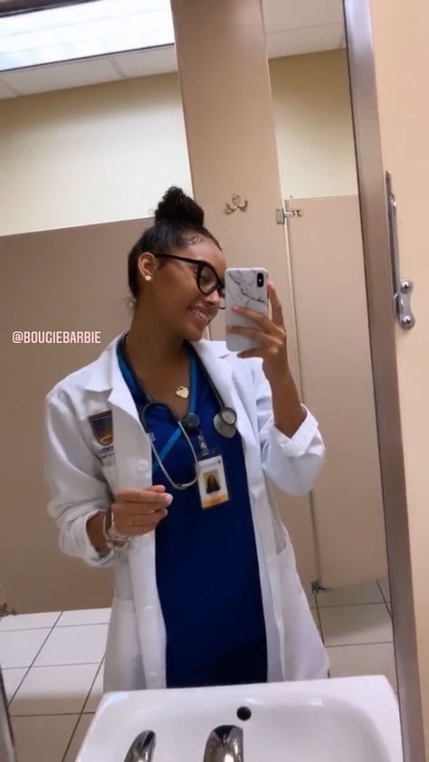 follow @𝐀𝐒𝐇𝐋𝐄𝐘 for more. Nurse Outfit Scrubs, Nursing School Inspiration, Nursing Goals, Nursing Motivation, Nursing School Motivation, Scrub Style, Life Goals Future, Nurse Inspiration, Nurse Aesthetic