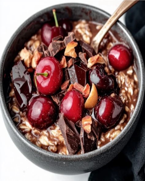 Decadent Chocolate Cherry Overnight Oats - optimal recipes Cherry Overnight Oats, Optimal Recipes, Overnight Oats Recipe, Nutritious Breakfast, Hello Lovely, Decadent Chocolate, Chocolate Cherry, Overnight Oats, A Fan