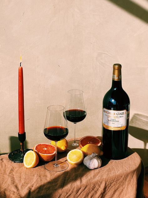 Wine Glass Still Life Photography, Natural Wine Photography, Red Still Life Photography, Orange Wine Aesthetic, Italian Wine Aesthetic, Wine Bottles Photography, Wine Still Life Photography, Vintage Wine Aesthetic, Wine Glass Still Life