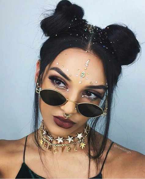 Boho Festival Makeup, Coachella Make-up, Festival Hair Trends, Festival Makeup Rhinestones, Music Festival Makeup, Coachella Makeup, Boho Makeup, New Makeup Ideas, Festival Make Up