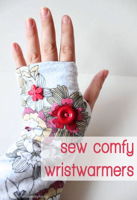 Sleep Deprived, Gloves Pattern, Wrist Warmers, Easy Sewing Projects, Diy Sewing Projects, Diy Couture, Sewing For Beginners, Sewing Accessories, Sewing Clothes