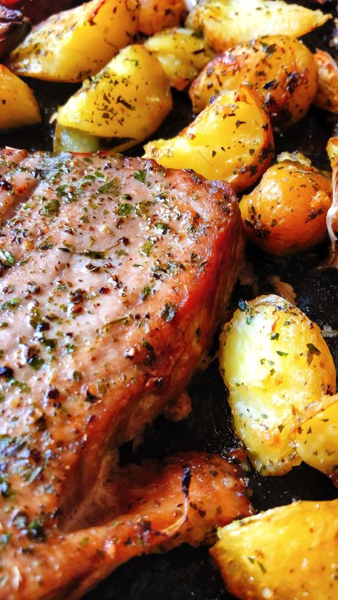 One of the simplest yet most delicious baked tuna steak and potatoes recipes you might ever try, lavished with lemon, garlic and dry herbs. Great for busy nights Steak And Potatoes Recipes, Baked Tuna Steak, Baked Tuna Steaks, Steak With Potatoes, Fresh Tuna Recipes, Baked Tuna, Tuna Steak Recipes, Steak And Potatoes, Baked Steak