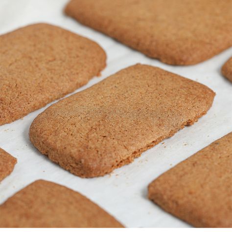 Gluten Free Biscoff, Homemade Biscoff, Biscoff Cookie Recipe, Biscoff Recipes, Dairy Free Pumpkin, Almond Flour Cookies, Biscoff Cookies, Gluten And Dairy Free, Flavored Sugar