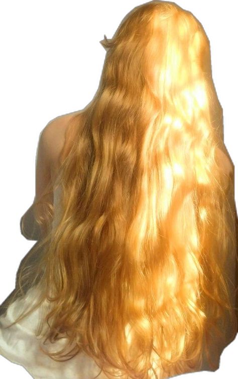 Glowing Blonde Hair, Woman With Long Blonde Hair, Golden Blonde Hair Aesthetic, Gold Hair Aesthetic, Winx Stella Aesthetic, Golden Hair Aesthetic, Yellow Hair Aesthetic, Stella Winx Aesthetic, Stella Winx Club Aesthetic