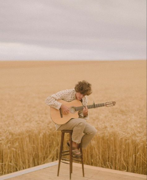 Album Cover Photoshoot Ideas Men, Folk Music Aesthetic, Album Cover Photography, Album Cover Photoshoot, Musician Photoshoot, Guitar Portrait, Nature Editorial, Musician Photos, Music Photoshoot