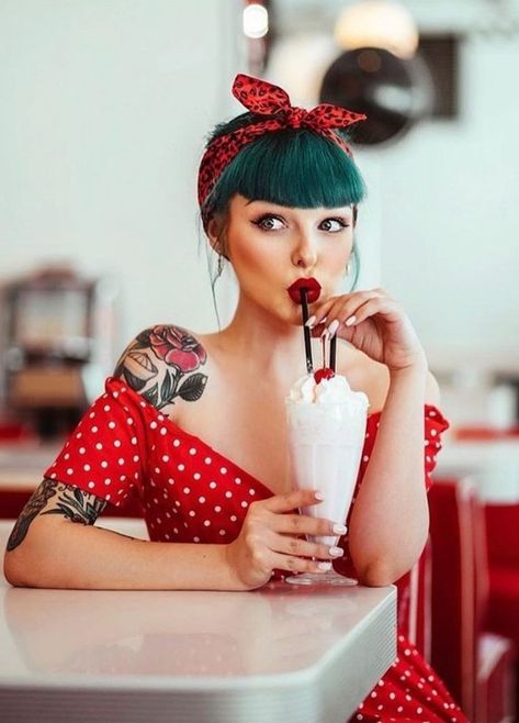 Pin Up Posters Vintage, Red Head Pinup, Pin Up Poses Reference, Pin Up Photoshoot Ideas, Kitten Poses, Rockabilly Photoshoot, Pinup Aesthetic, Modern Pinup Style, Vintage Pinup Photoshoot