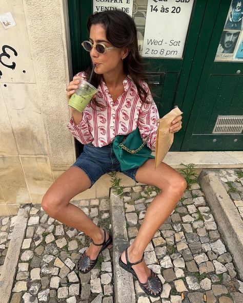 Vicky Montanari (@vicmontanari) • Instagram photos and videos Vic Montanari, Moda Denim, Parisian Chic Style, Summer Fits, Parisian Chic, Summer 2024, Dream Wardrobe, Get Dressed, Fashion Inspiration