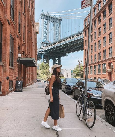 Comfy Nyc Outfits, Nee York Outfit, Summer City Break Outfit Ideas, Central Park Outfit Spring, Exploring City Outfit, City Outfit Ideas Spring, New York Ootd Summer, Ny Trip Outfits Summer, Downtown Chicago Outfit Summer