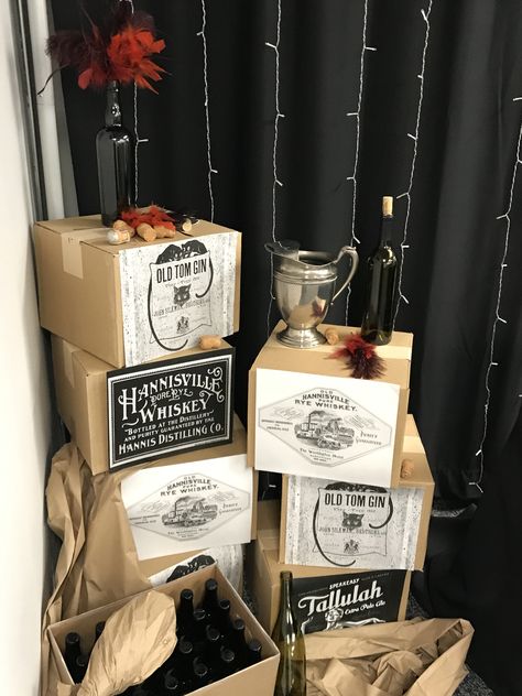 Peaky Blinders Party, Peaky Blinders Theme, 20s Party, Hotel Party, Rye Whiskey, Gatsby Party, Old Bottles, Peaky Blinders, Gin