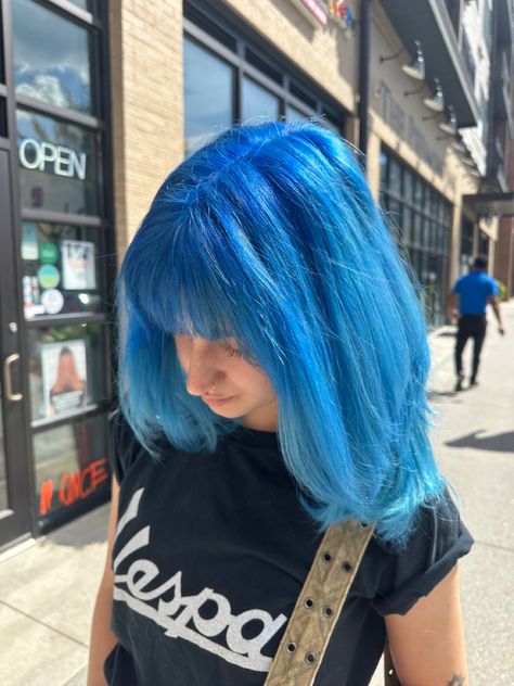 Brown Roots Blue Hair, Blue Hair With Dark Roots, Blue Hair With Brown Roots, Dark Blue Roots Black Hair, Blue Ghost Roots, Dark Blue Roots Light Blue Hair, Light Blue Hair, Dark Blue Hair, Shadow Root