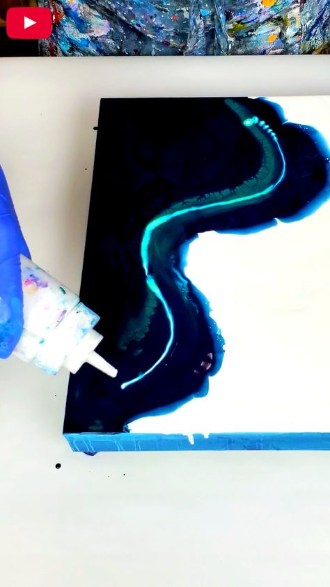 Wave Pour Painting, Ocean Paint Pour, Resin Pour Art Techniques, Acrylic Flow Painting, Acrylic Painting Pouring Ideas, Fluid Acrylic Painting Techniques, Fluid Art Color Combinations, Fluid Art Acrylic Paintings, Acrylic Pouring Art Ideas